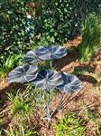 Beeldje - Large metal flower / Leaves - garden art - IJzer (gesmeed)