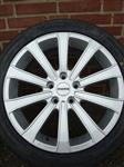 17 inch Momo velgen en banden steek 5x108