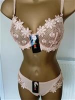 Chique Goudbeige BH met Slip -- D Cups