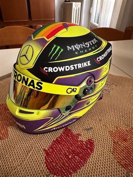 Grote foto lewis hamilton helmet bell 2023 mercedes f1 gp auto diversen autosport onderdelen