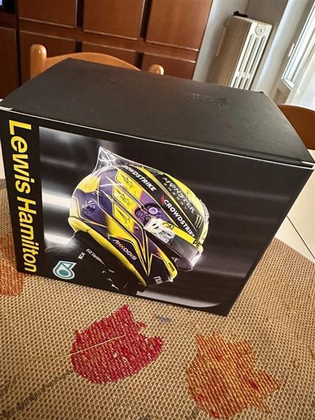 Grote foto lewis hamilton helmet bell 2023 mercedes f1 gp auto diversen autosport onderdelen