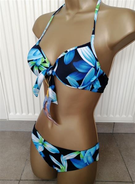 Grote foto voorgevormde bikini in blauwe tinten pareo kleding dames badmode en zwemkleding