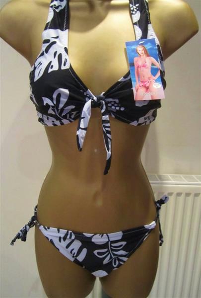 Grote foto zwarte bikini met witte print en pareo kleding dames badmode en zwemkleding