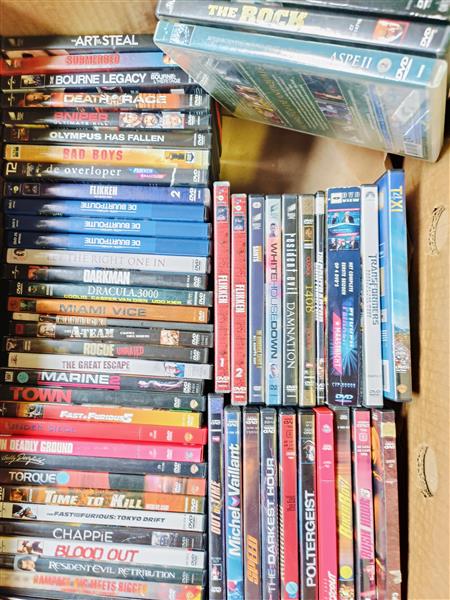 Grote foto dvd films doos met 139 stuks cd en dvd actie