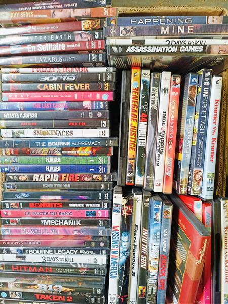 Grote foto dvd films doos met 139 stuks cd en dvd actie