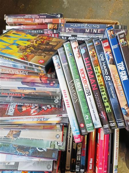 Grote foto dvd films doos met 139 stuks cd en dvd actie