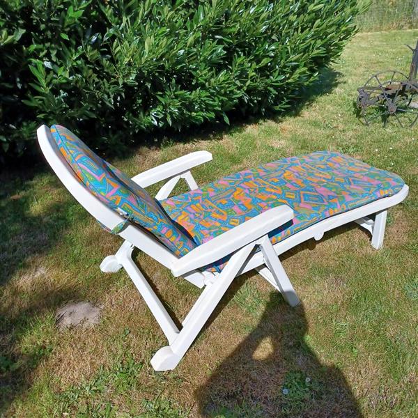 Grote foto ligstoel met kussen tuin en terras tuinmeubelen