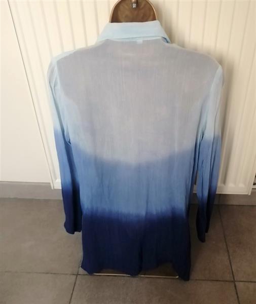 Grote foto doorzichtige tuniekblouse in 3 blauwe tinten kleding dames tuniekjes