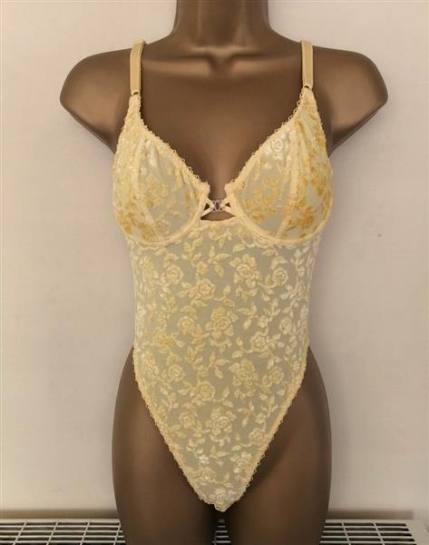 Grote foto prachtige vanillegele body met velours bloemen 80b kleding dames ondergoed en lingerie