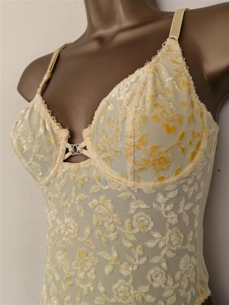 Grote foto prachtige vanillegele body met velours bloemen 80b kleding dames ondergoed en lingerie