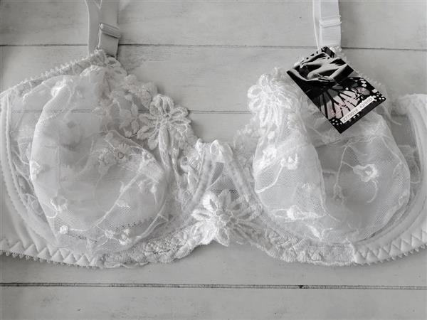 Grote foto chique witte bh in doorzichtige kant 70d kleding dames ondergoed en lingerie