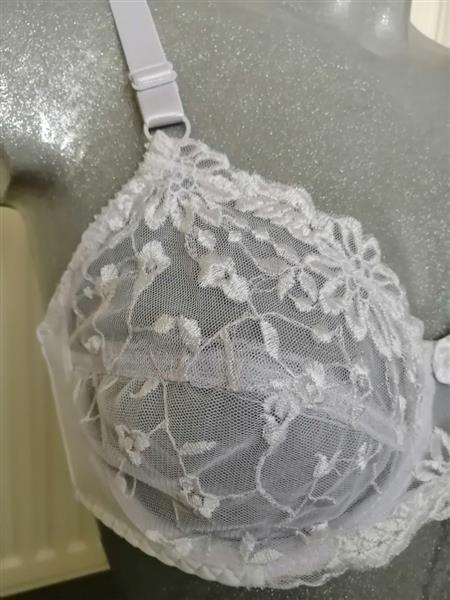 Grote foto chique witte bh in doorzichtige kant 70d kleding dames ondergoed en lingerie