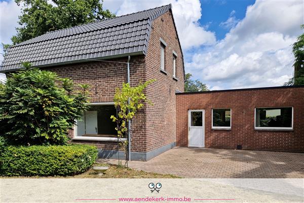 Grote foto gezinswoning met garage in maaseik huizen en kamers bestaand benelux