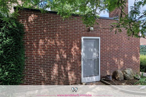 Grote foto gezinswoning met garage in maaseik huizen en kamers bestaand benelux