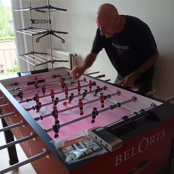 Grote foto voetbaltafel met ledverlichting spiksplinternieuw sport en fitness voetbal