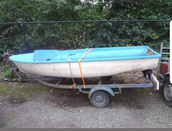 Grote foto bootje met trailer watersport en boten vis en consoleboten