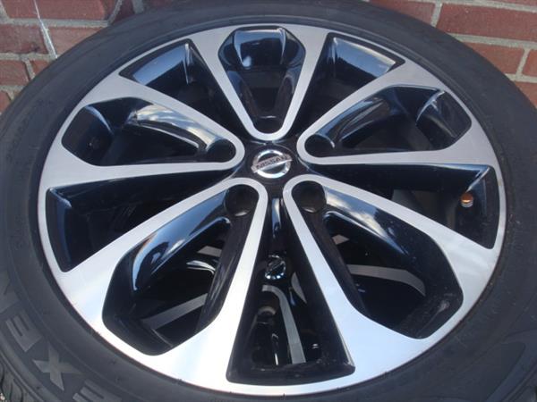 Grote foto 18 inch originele nissan qashqai velgen en banden auto onderdelen banden en velgen