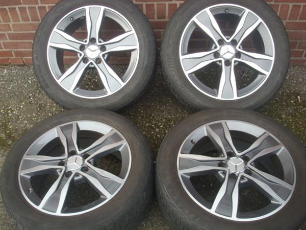 Grote foto 17 inch originele mercedes winterset tpms w205 auto onderdelen banden en velgen