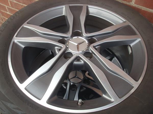 Grote foto 17 inch originele mercedes winterset tpms w205 auto onderdelen banden en velgen