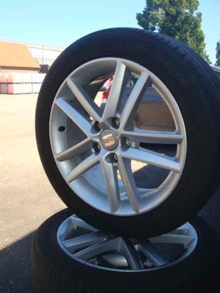 Grote foto 17 inch seat velgen en banden steek 5x112 auto onderdelen banden en velgen