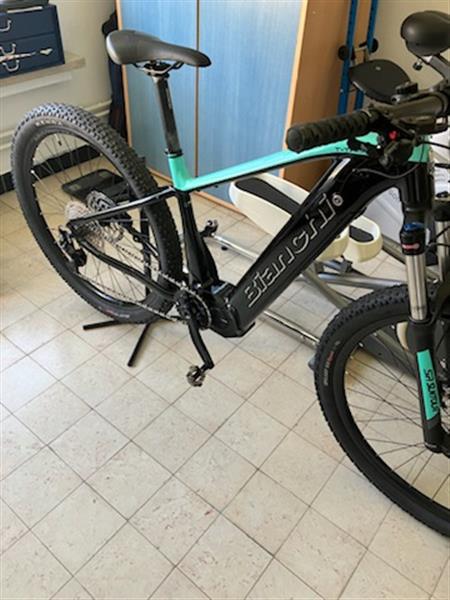 Grote foto nieuwe mountainbike fietsen en brommers sportfietsen