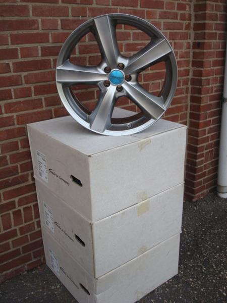 Grote foto 19 inch dezent velgen nieuwe set steek5x100 auto onderdelen banden en velgen