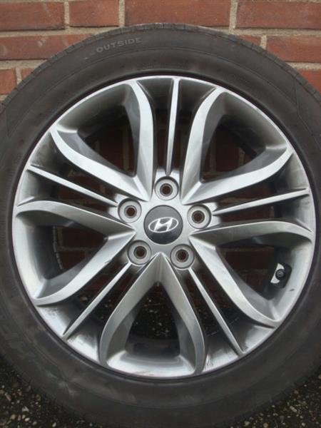 Grote foto 17 inch originele hyundai tucson velgen 5x114.3 auto onderdelen banden en velgen