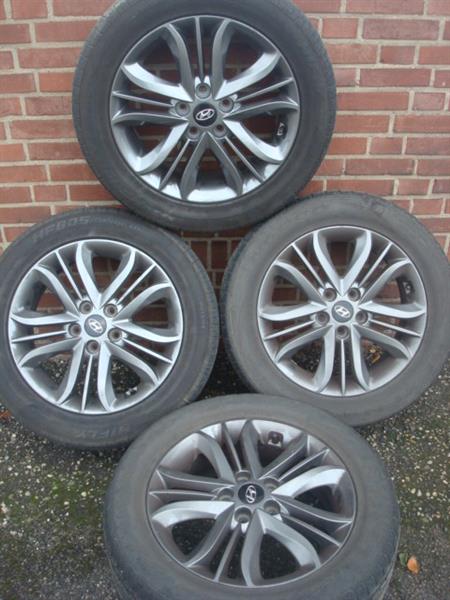 Grote foto 17 inch originele hyundai tucson velgen 5x114.3 auto onderdelen banden en velgen