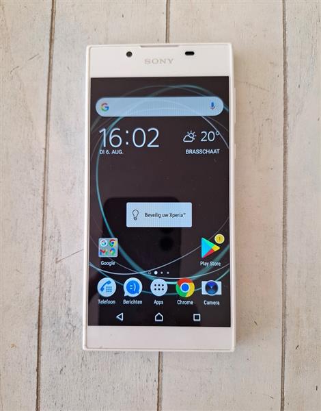 Grote foto parelmoerwitte sony xperia l1 smartphone telecommunicatie sony