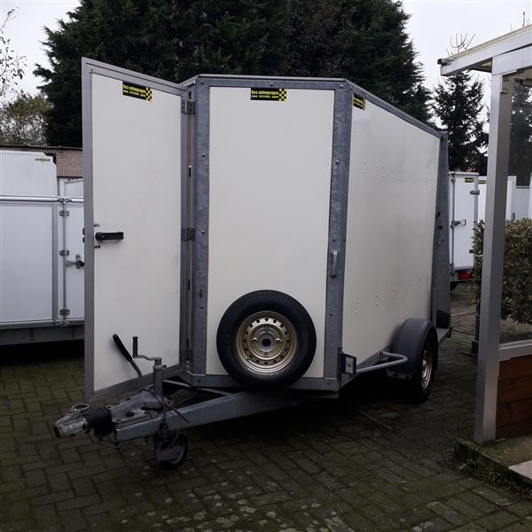 Grote foto gesloten aanhangwagen geremd 1400 kg auto diversen aanhangers