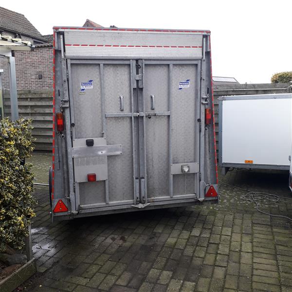 Grote foto gesloten aanhangwagen geremd 1400 kg auto diversen aanhangers