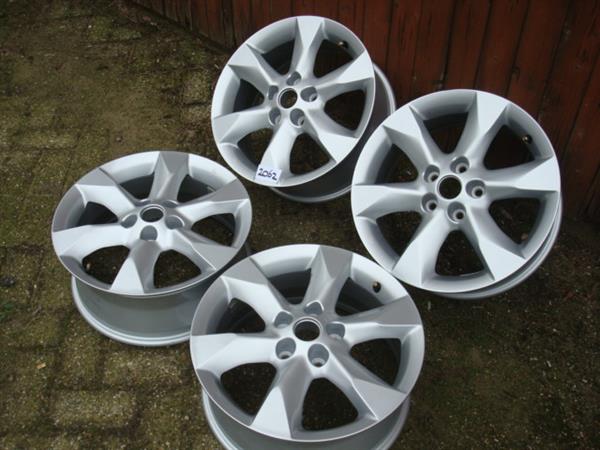 Grote foto 17 inch originele nissan velgen steek 5x114 3 auto onderdelen banden en velgen