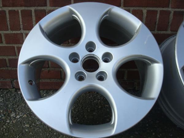 Grote foto 17 inch originele gti velgen steek 5x112 auto onderdelen banden en velgen