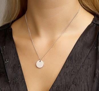 Grote foto zilveren collier met gourmet schakels en ronde graveer hange kleding dames sieraden