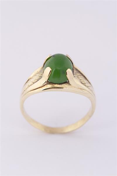 Grote foto gouden ring met jade kleding dames sieraden