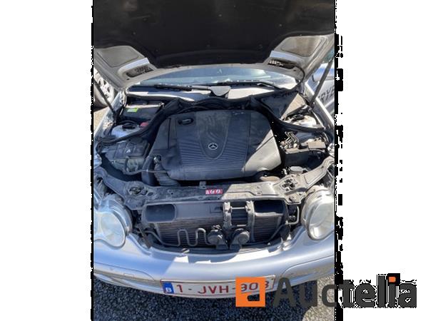 Grote foto stationwagen mercedes c 200 cdi doe het zelf en verbouw ijzerwaren en bevestigingsmiddelen